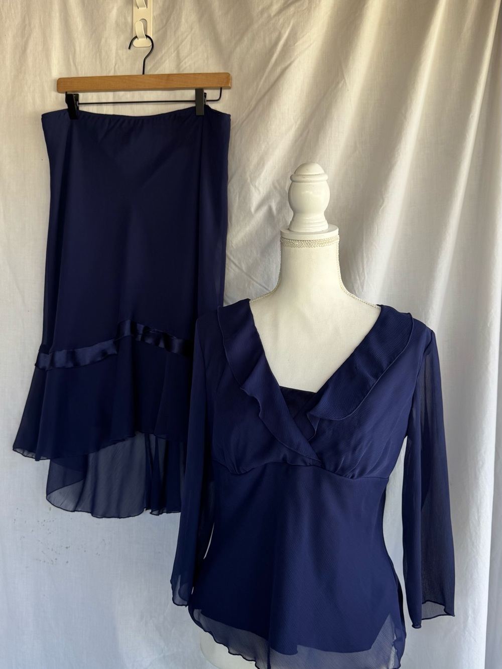 Chiffon A-Line Skirt Set in Deep Navy